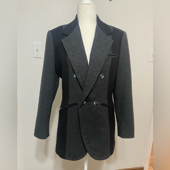 Jordan & Cole Jackets & Blazers - Jordan & Cole women's S two color 100% wool lined button jacket w/ zippers EUC